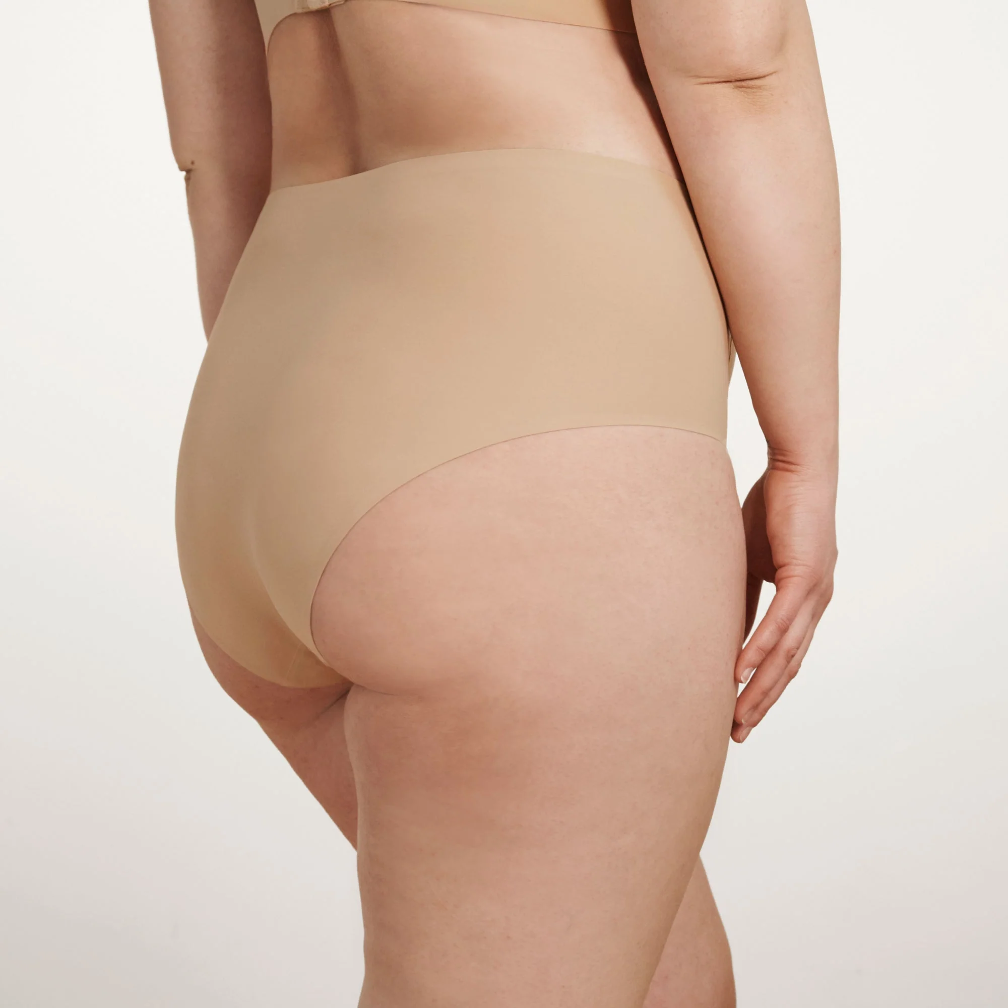 High-Waisted Retro Bikini - Image 4