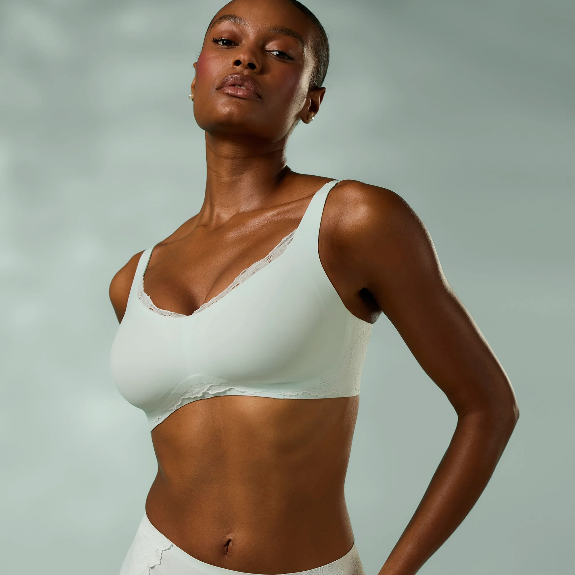 Smooth Lace Beyond Bra - Image 15